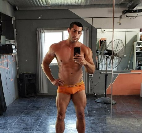 Photo nue de fuite OnlyFans de Eliseoantoniofree
