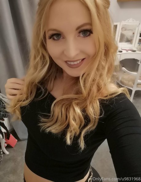 Photo nue de fuite OnlyFans de Gushinggeegeefree