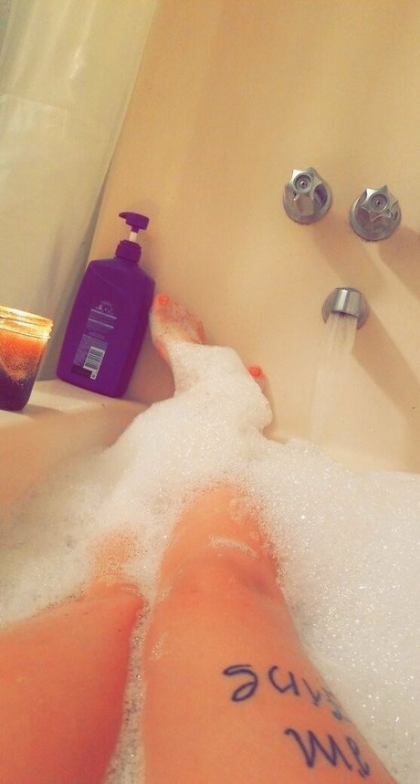 Photo nue de fuite OnlyFans de Callmemrsgrey