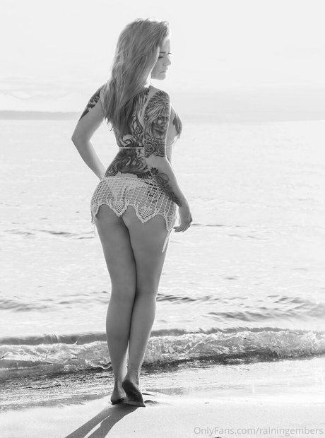 Photo nue de fuite OnlyFans de Rainingembers
