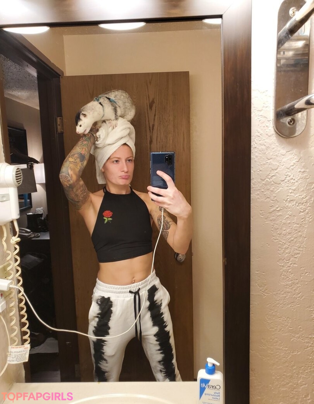 Photo nue de fuite OnlyFans de Mikaylarainesfans #4 Photo nue de fuite OnlyFans de Mikaylarainesfans #4