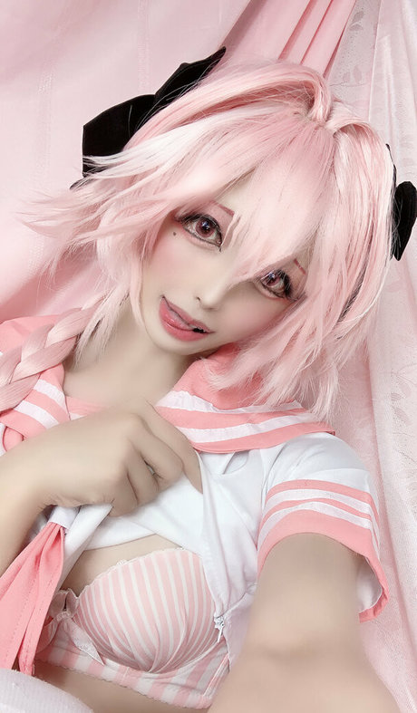 Cosplayers.momodayo