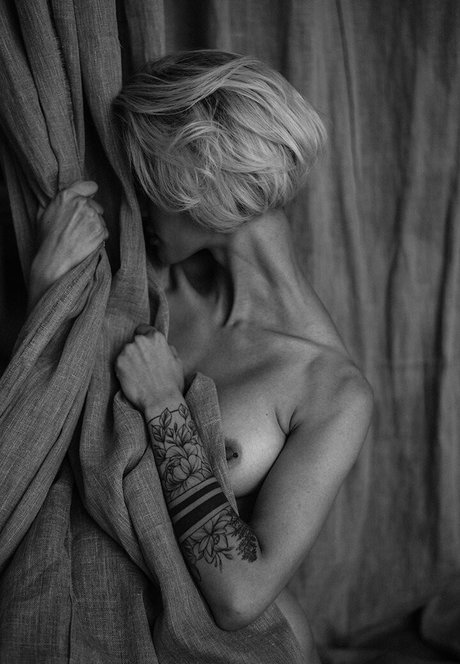 Photo nue de fuite OnlyFans de Vialentina