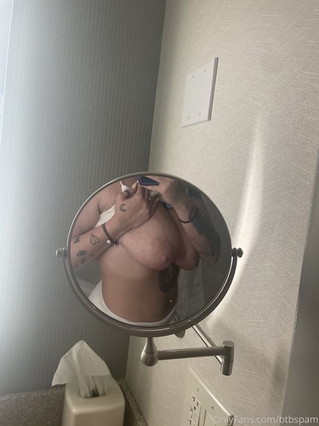 Photo nue de fuite OnlyFans de Btbspam