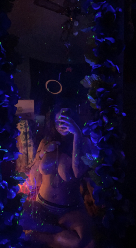 Photo nue de fuite OnlyFans de Btbspam