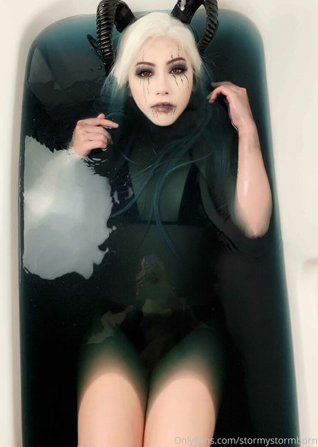 Photo nue de fuite OnlyFans de Stormy Stormborn