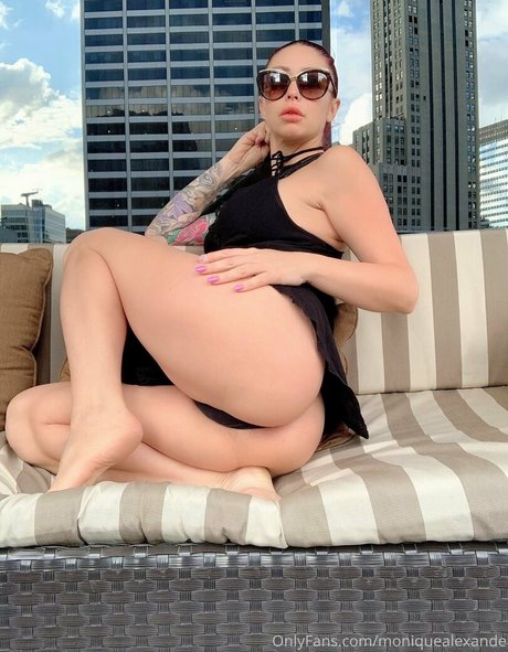 Photo nue de fuite OnlyFans de Moniquealexande