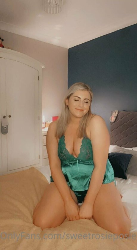 Photo nue de fuite OnlyFans de Sweetrosieposie