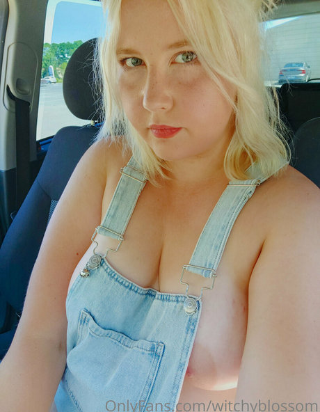 Photo nue de fuite OnlyFans de Witchyblossom
