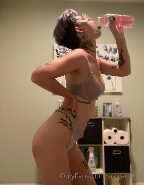 Photo nue de fuite OnlyFans de Zoblack686