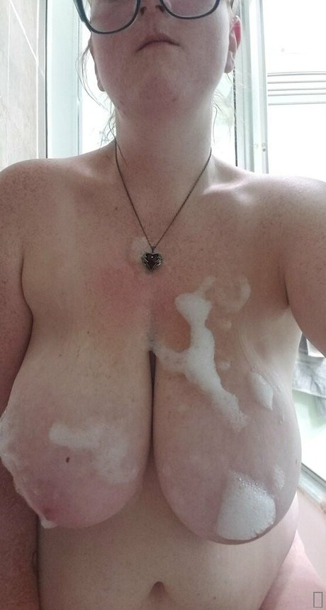 Photo nue de fuite OnlyFans de Bigtittygamerwifey