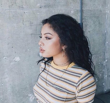 Kiana Lede