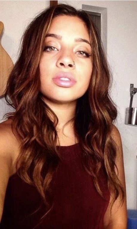 Kiana Lede