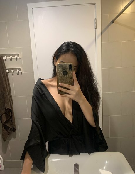 Girlshowstits
