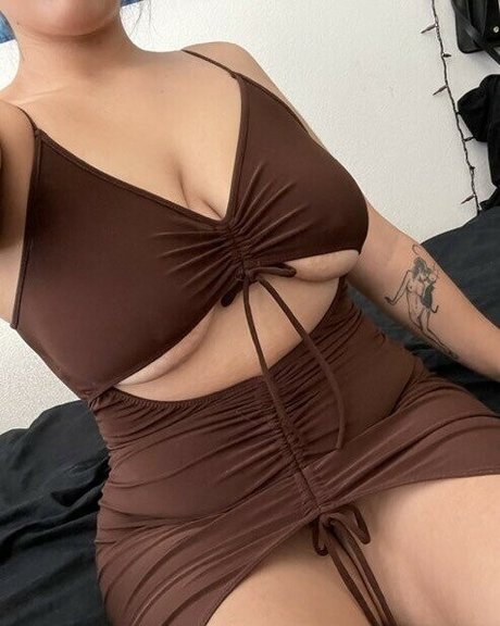 Photo nue de fuite OnlyFans de Brattthunnneyyy888