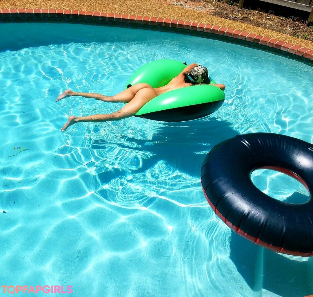 Photo nue de fuite OnlyFans de Hollyhendrix #26 Photo nue de fuite OnlyFans de Hollyhendrix #26