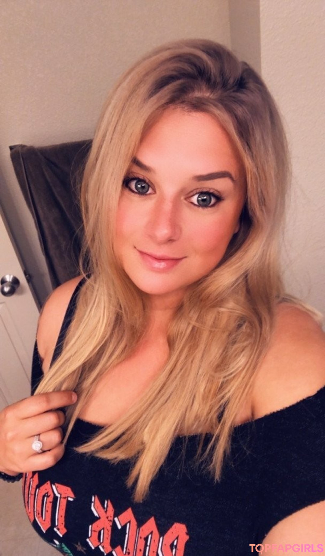 Photo nue de fuite OnlyFans de Ashley Dawn #30 Photo nue de fuite OnlyFans de Ashley Dawn #30