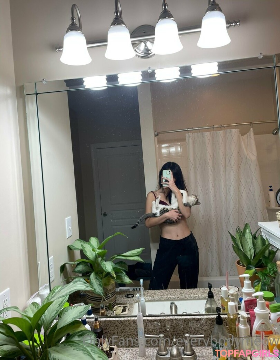 Photo nue de fuite OnlyFans de Everybodymeow #101 Photo nue de fuite OnlyFans de Everybodymeow #101