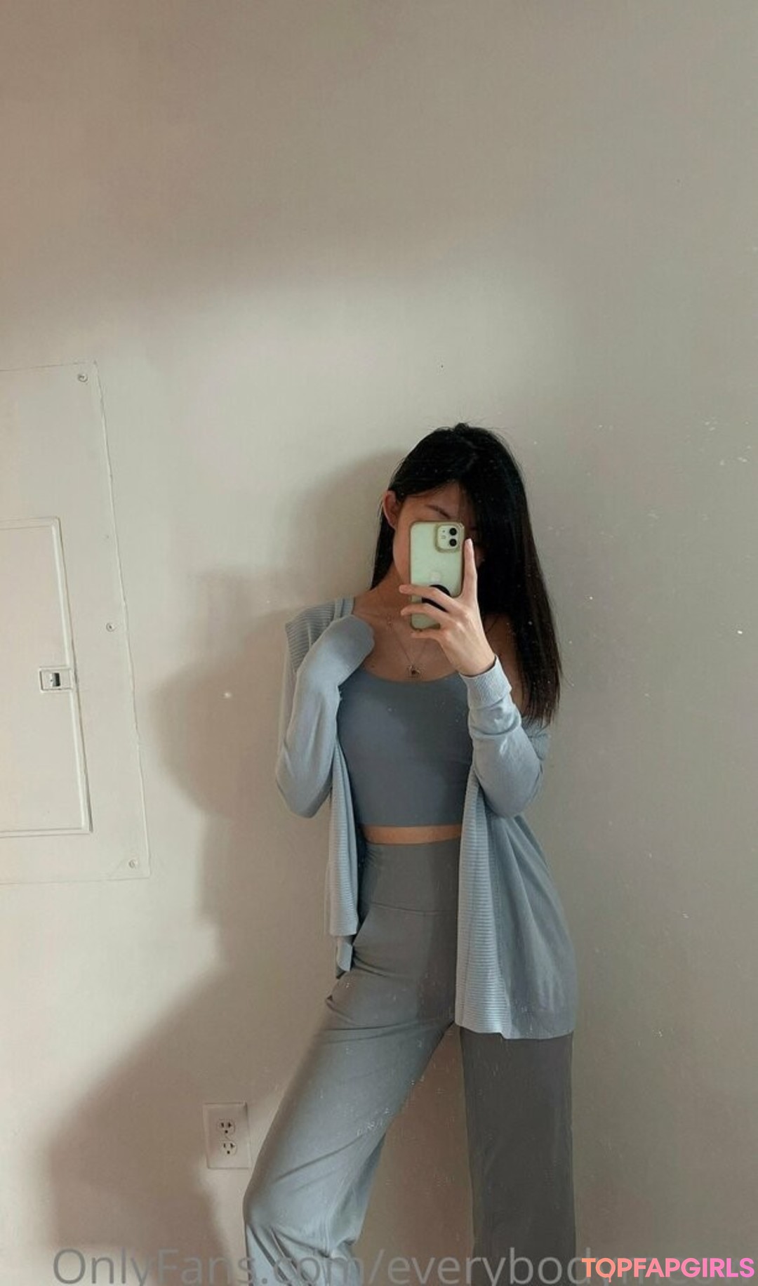 Photo nue de fuite OnlyFans de Everybodymeow #55 Photo nue de fuite OnlyFans de Everybodymeow #55