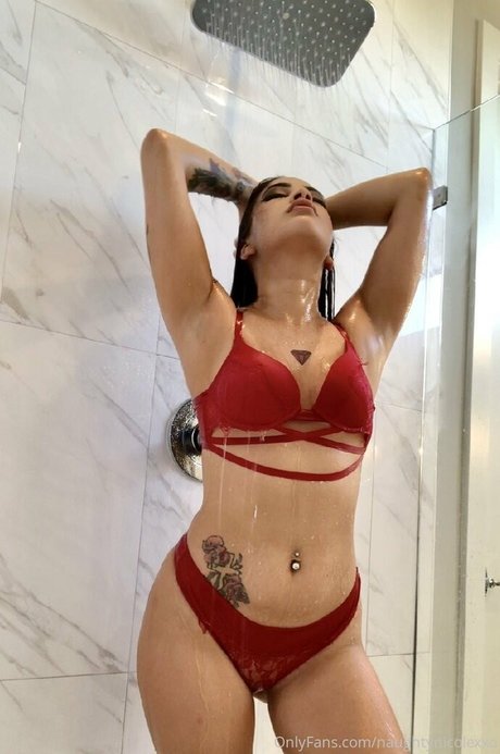 Naughtynicolexxo