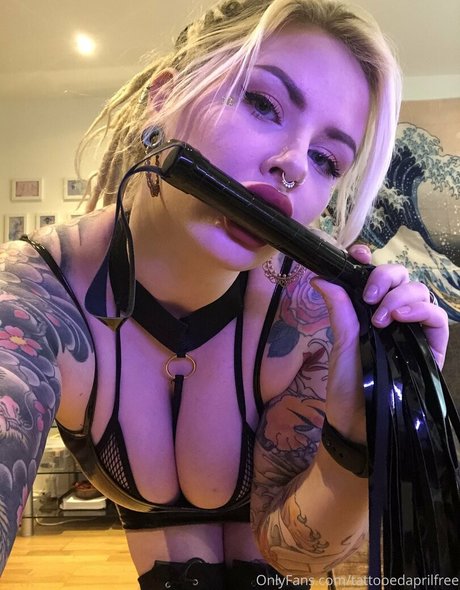 Photo nue de fuite OnlyFans de Tattooedaprilfree