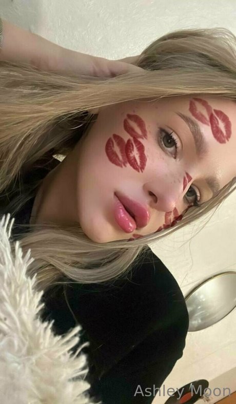 Ashley_moon
