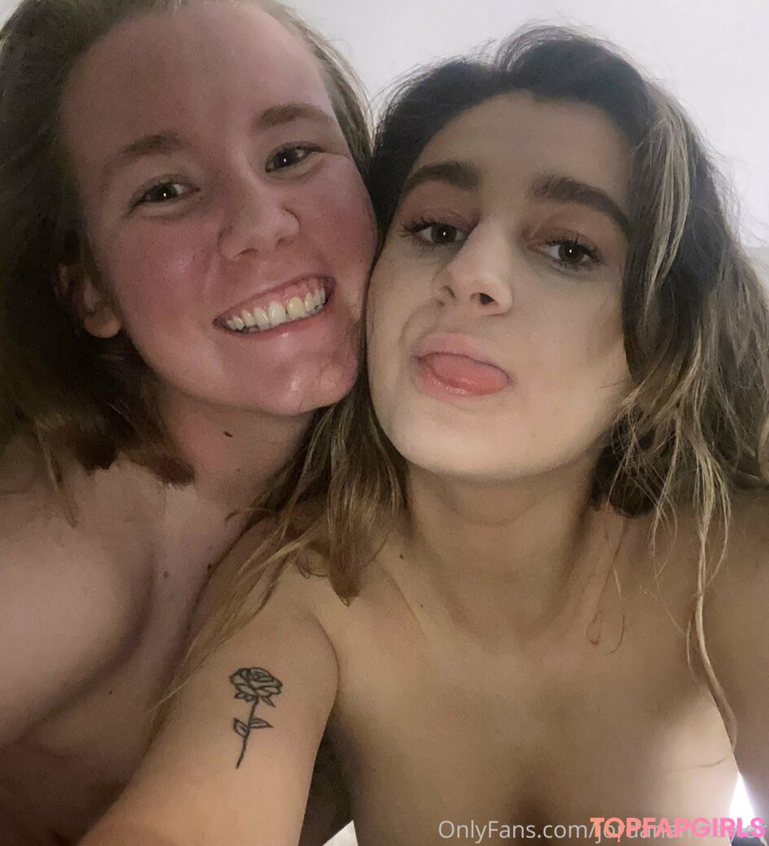 Photo nue de fuite OnlyFans de Jordanandtaylor #12 Photo nue de fuite OnlyFans de Jordanandtaylor #12