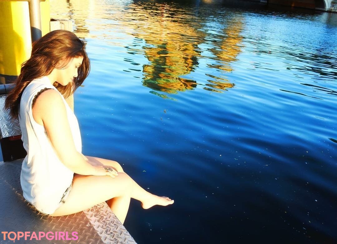 Photo nue de fuite OnlyFans de Mariedominique #14 Photo nue de fuite OnlyFans de Mariedominique #14