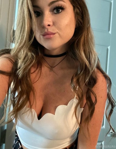 Photo nue de fuite OnlyFans de Ariellxoxoxo
