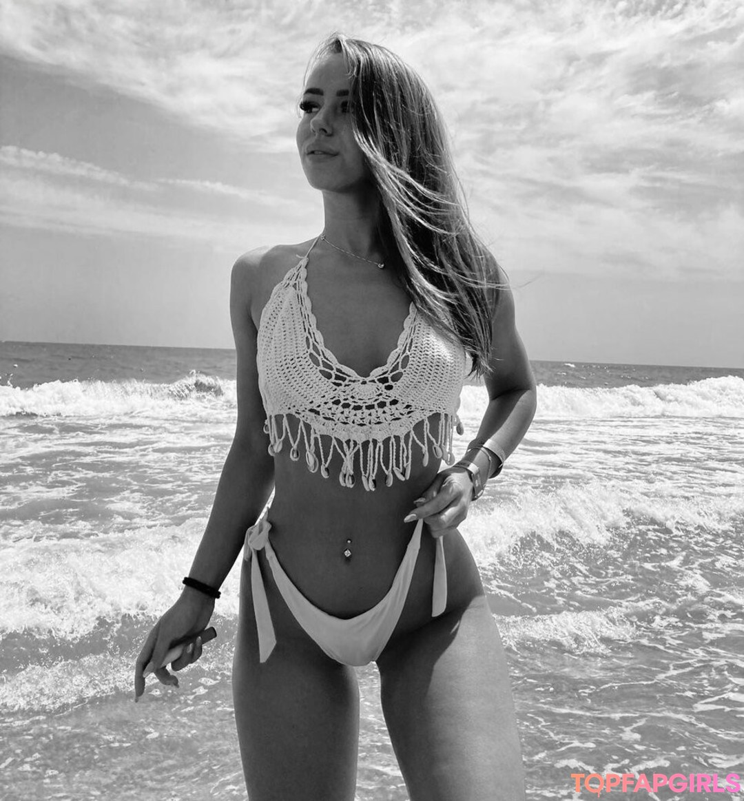 Photo nue de fuite OnlyFans de Alealexandra79 #13 Photo nue de fuite OnlyFans de Alealexandra79 #13