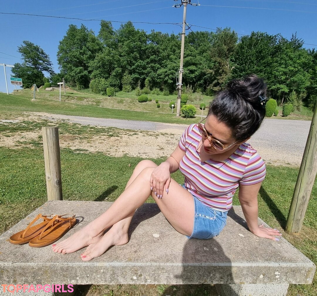 Photo nue de fuite OnlyFans de Goddesshathafeet #5 Photo nue de fuite OnlyFans de Goddesshathafeet #5