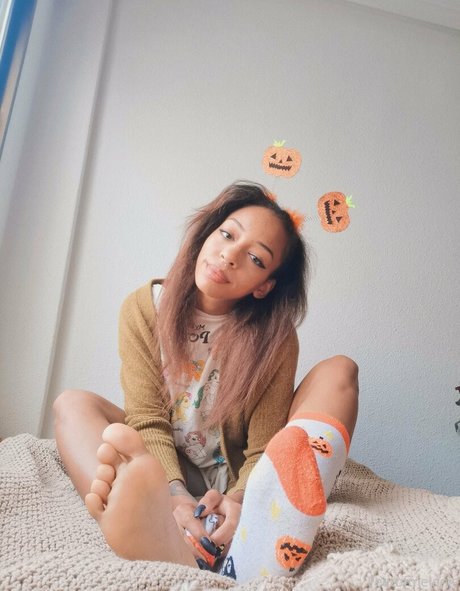 Feetofmelanie
