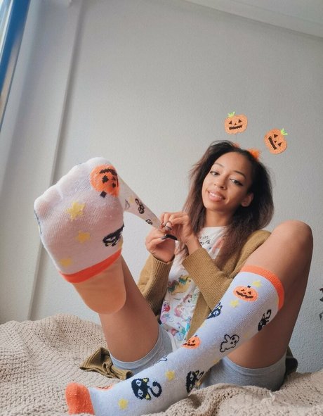 Feetofmelanie