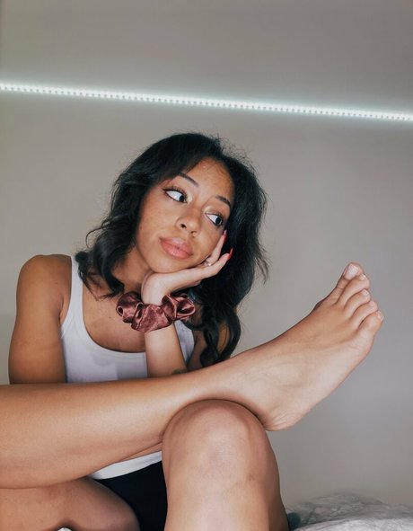Feetofmelanie
