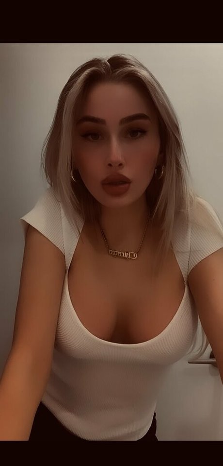 Dressupblondie