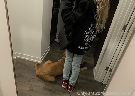 Dressupblondie