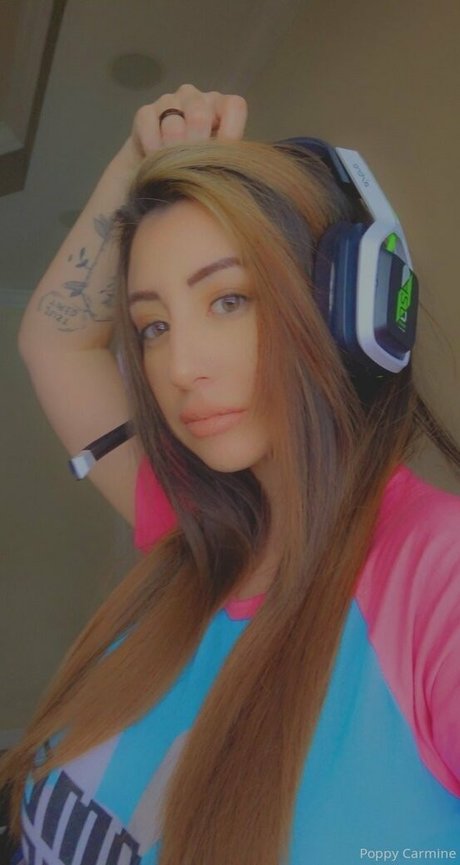 Poppycarminexxx