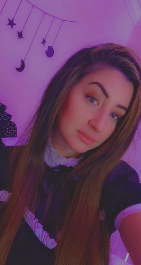 Poppycarminexxx