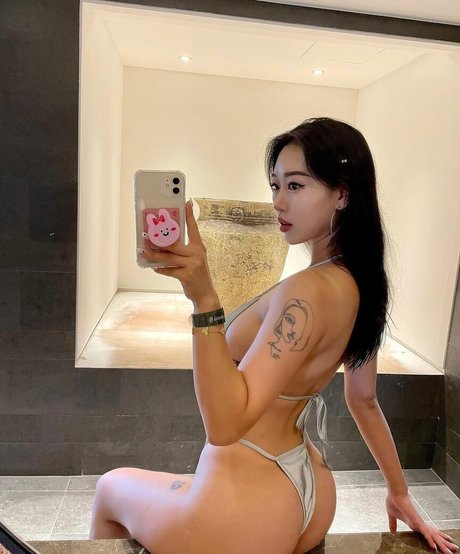 Photo nue de fuite OnlyFans de Mingouo