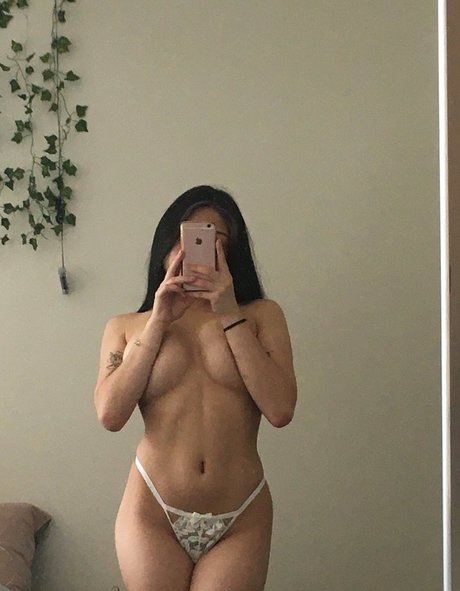 Photo nue de fuite OnlyFans de Deathlessley