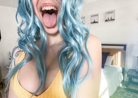 Bambibluehair