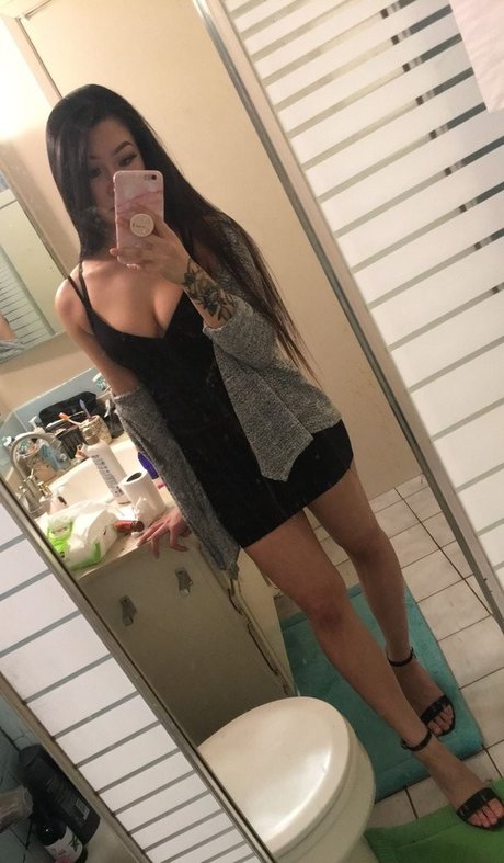 Photo nue de fuite OnlyFans de Olivia Ichika