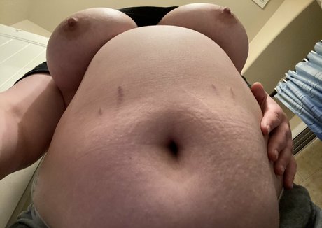 Photo nue de fuite OnlyFans de Tummygrow