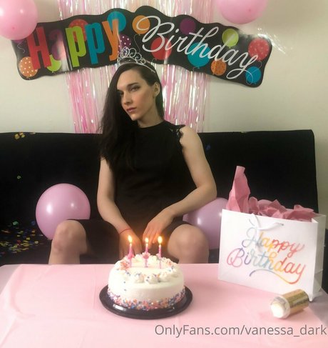 Vanessa_dark