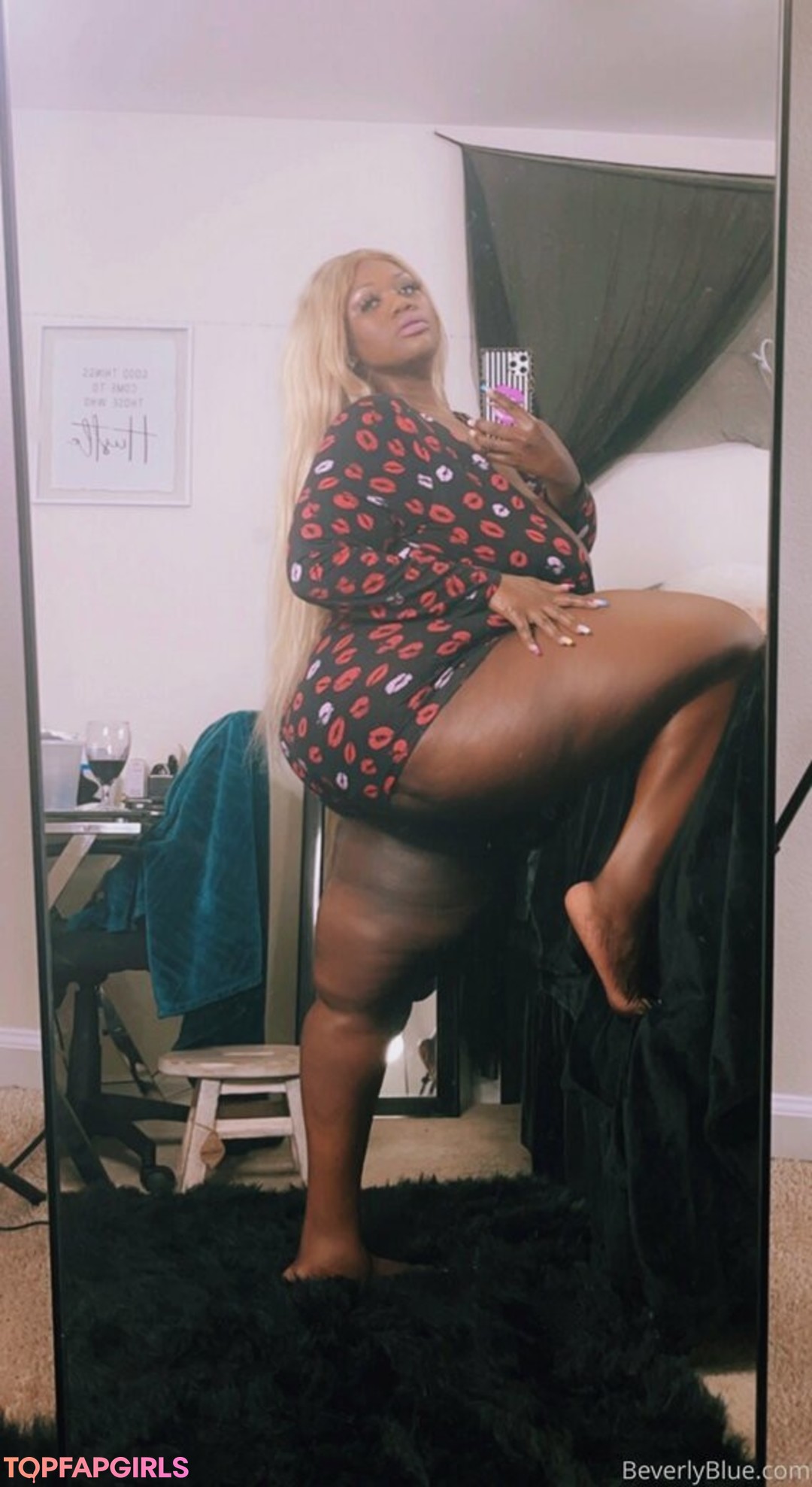 Photo nue de fuite OnlyFans de Beverlyblue3x #33 Photo nue de fuite OnlyFans de Beverlyblue3x #33