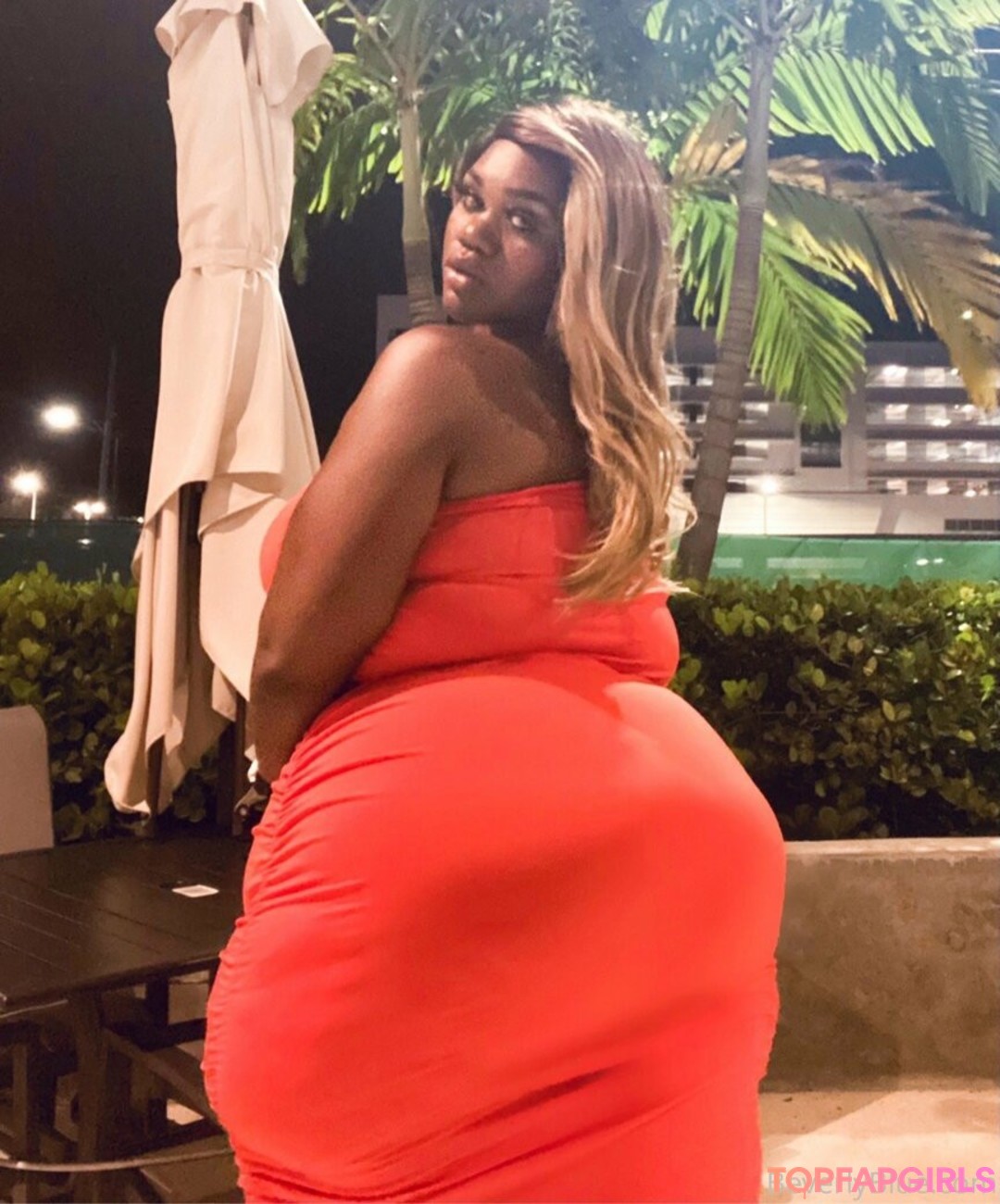 Photo nue de fuite OnlyFans de Beverlyblue3x #4 Photo nue de fuite OnlyFans de Beverlyblue3x #4