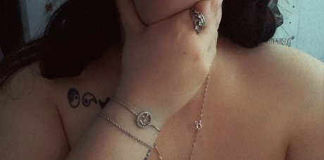 Photo nue de fuite OnlyFans de Yourfavbustybrat