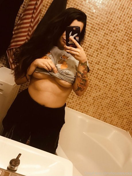 Photo nue de fuite OnlyFans de Ilouisekari