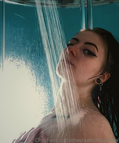 Photo nue de fuite OnlyFans de Thedawnofrainfree