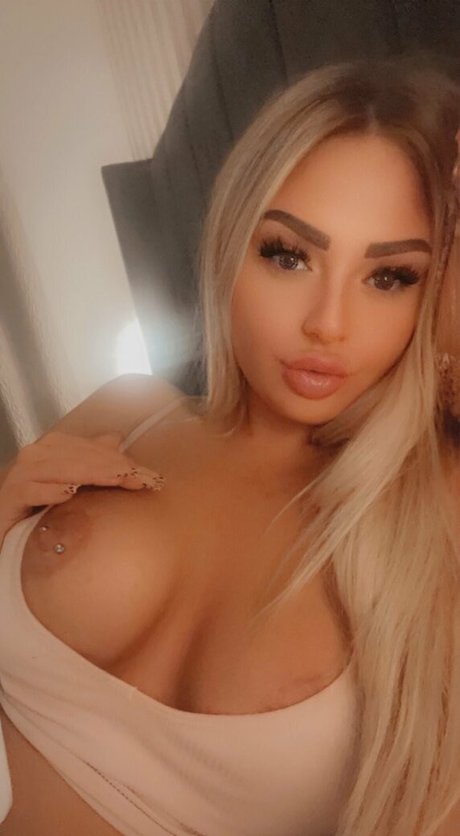 Photo nue de fuite OnlyFans de Nadiarosexx